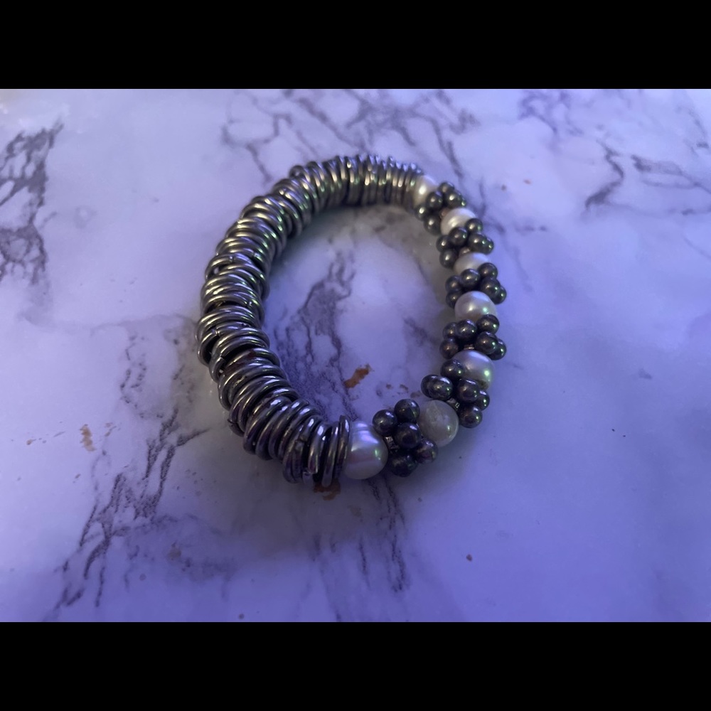 Beautiful Stretchy Silver and Faux Pearl Bracelet